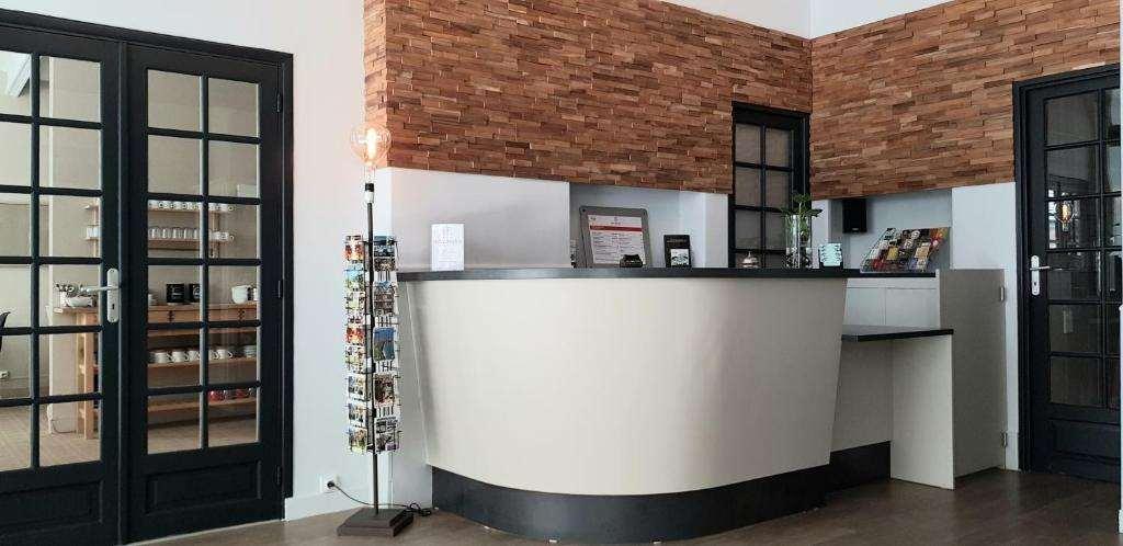 L'Hotel Bristol Caen Beltér fotó